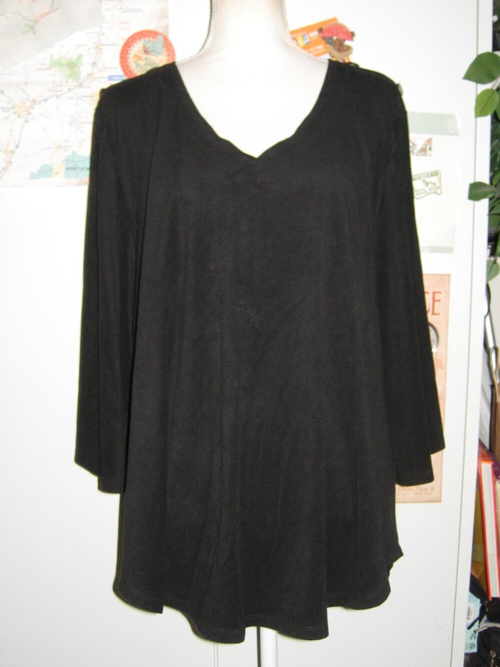 Simply Noelle black V-neck tunic XXL
